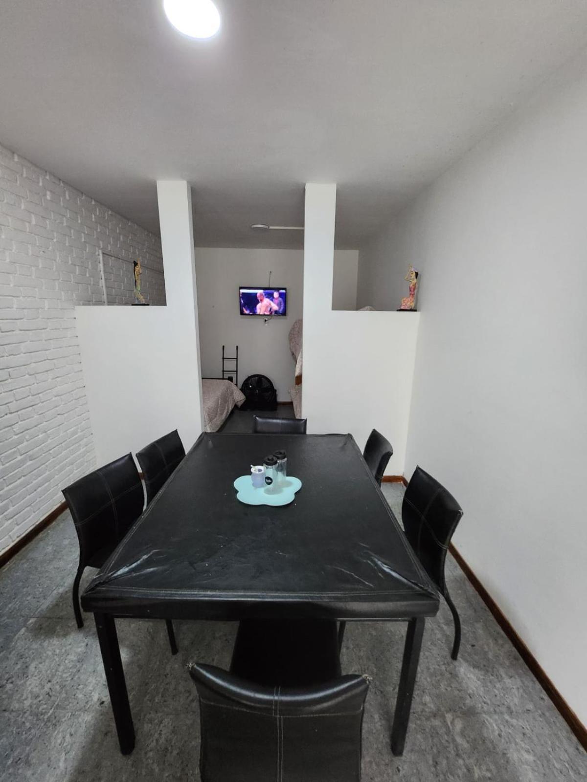Departamento Ubicadisimo Calle Chile Con Estacionamiento Incluido Capital Mendoza 2 Lägenhet Exteriör bild